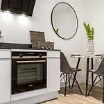 Tailored Stays - Central Cambridge, Lacon House